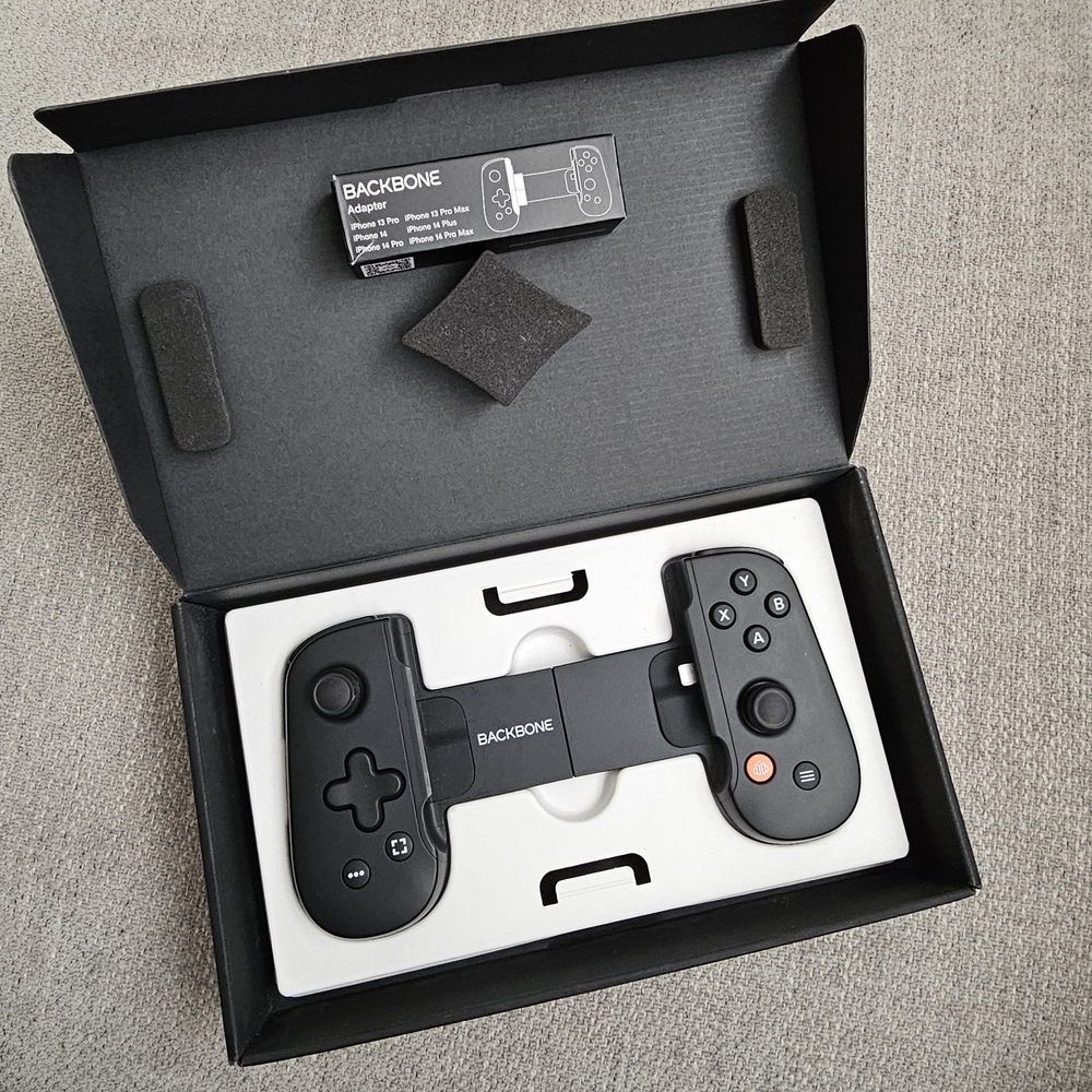 BACKBONE One Mobile Gaming Controller for iPhone